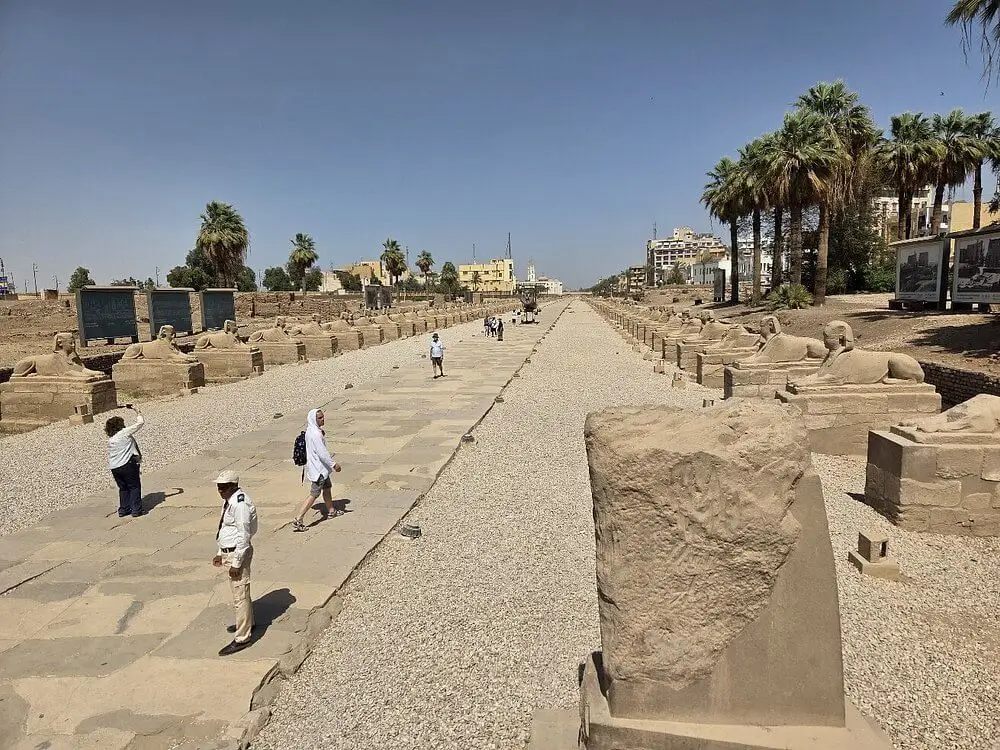 Sfinxenallee bij de Luxortempel